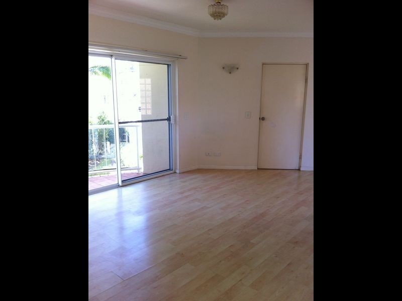 3/4 St Kilda Avenue, Broadbeach QLD 4218