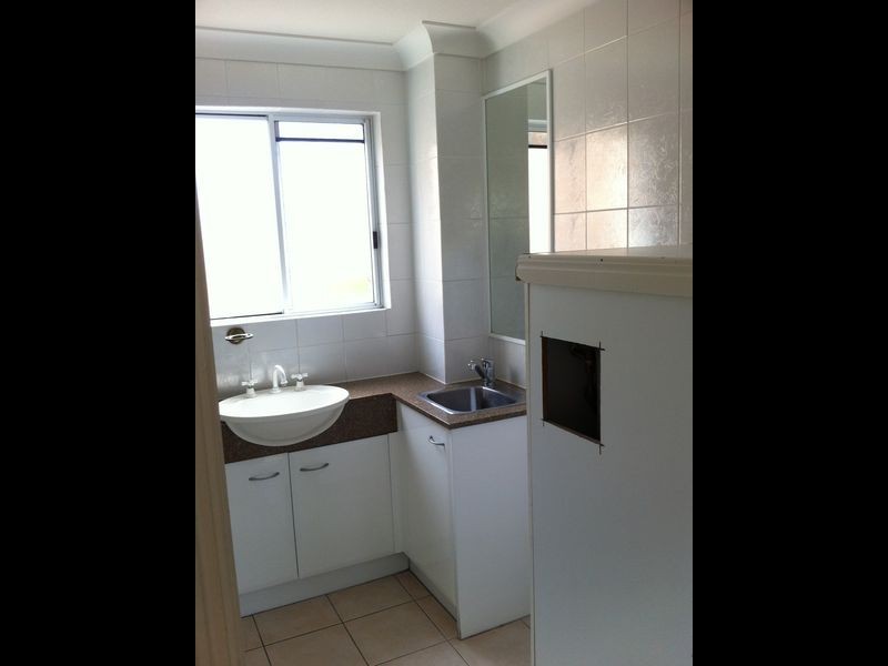 3/4 St Kilda Avenue, Broadbeach QLD 4218