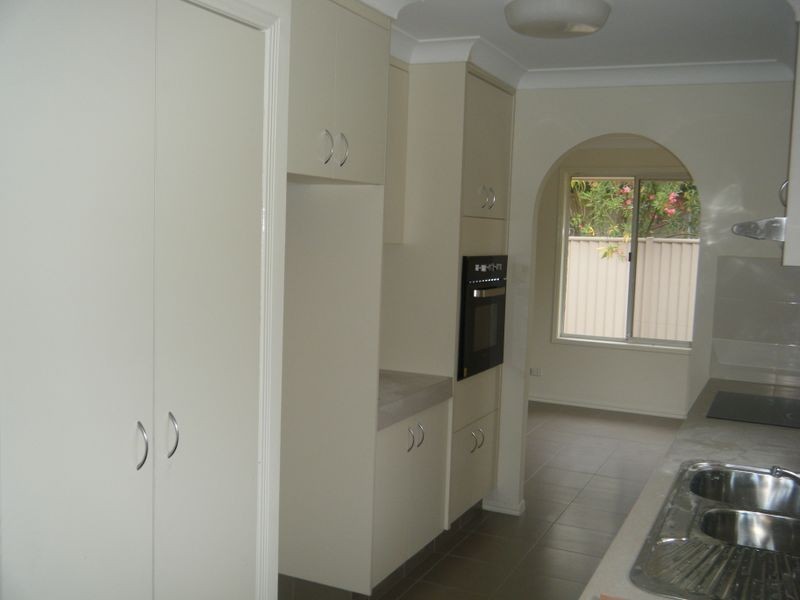 6 Shearwater Street, Burleigh Waters QLD 4220