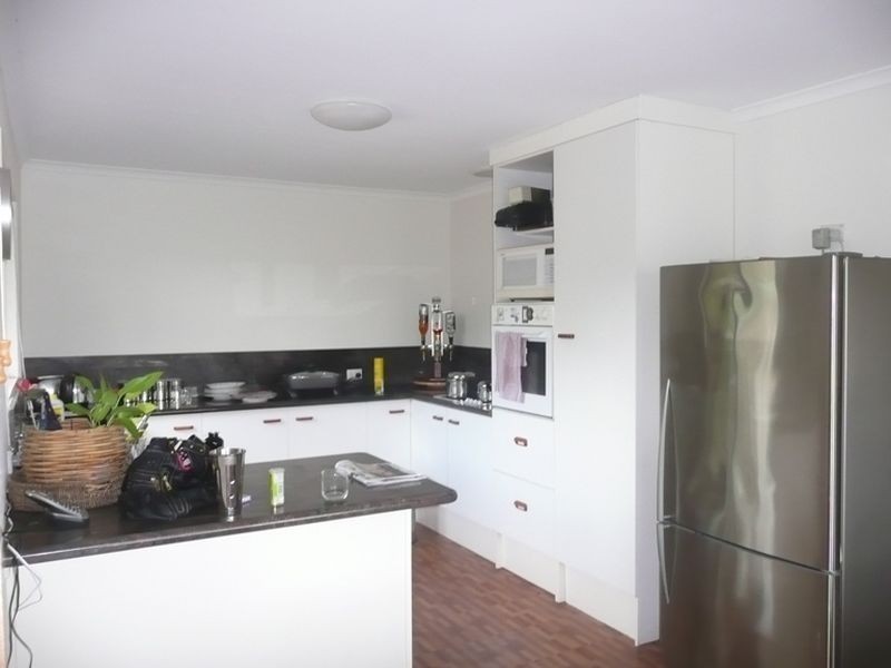 22 Deakin Avenue, Southport QLD 4215