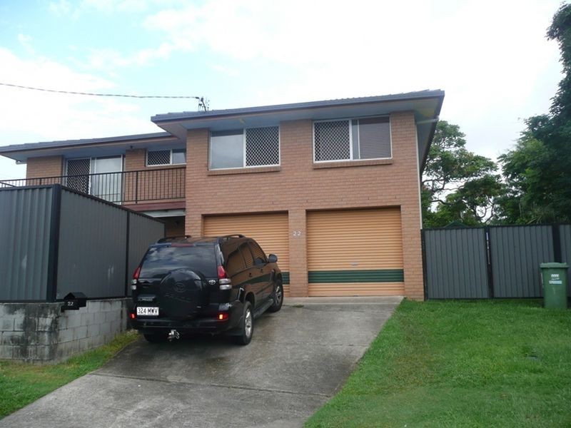22 Deakin Avenue, Southport QLD 4215