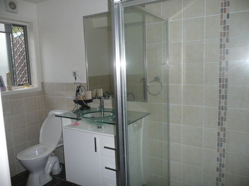 22 Deakin Avenue, Southport QLD 4215