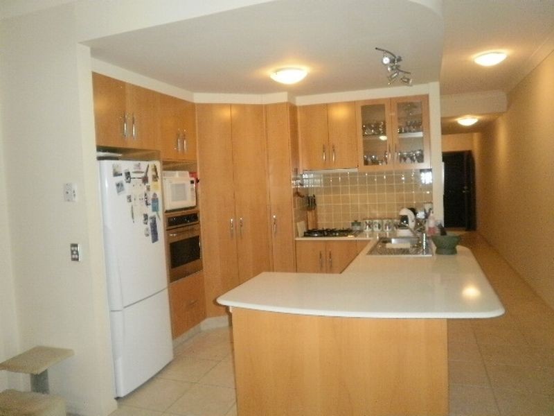 1002/1 The Cove, Carrara QLD 4211