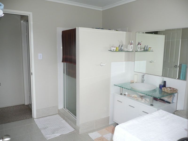 36 Larch St, Tallebudgera QLD 4228