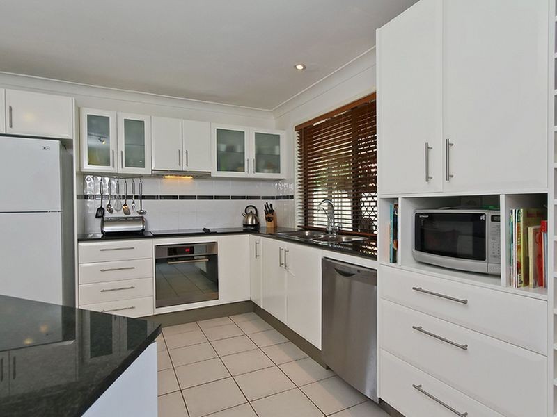 12 Coachwood Court, Burleigh Waters QLD 4220