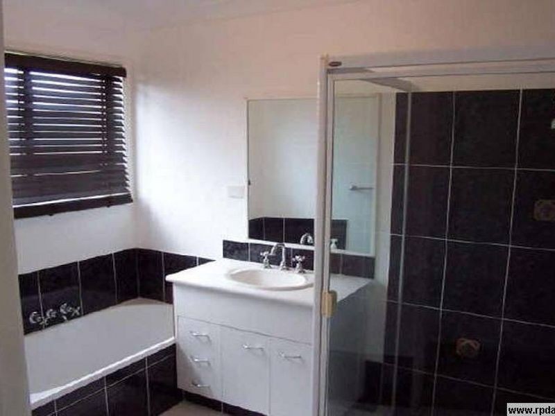 2/7 St Lucia Court, Varsity Lakes QLD 4227