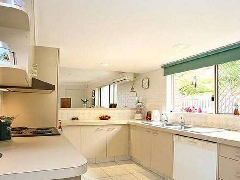 1/10 Snowgum Court, Burleigh Waters QLD 4220