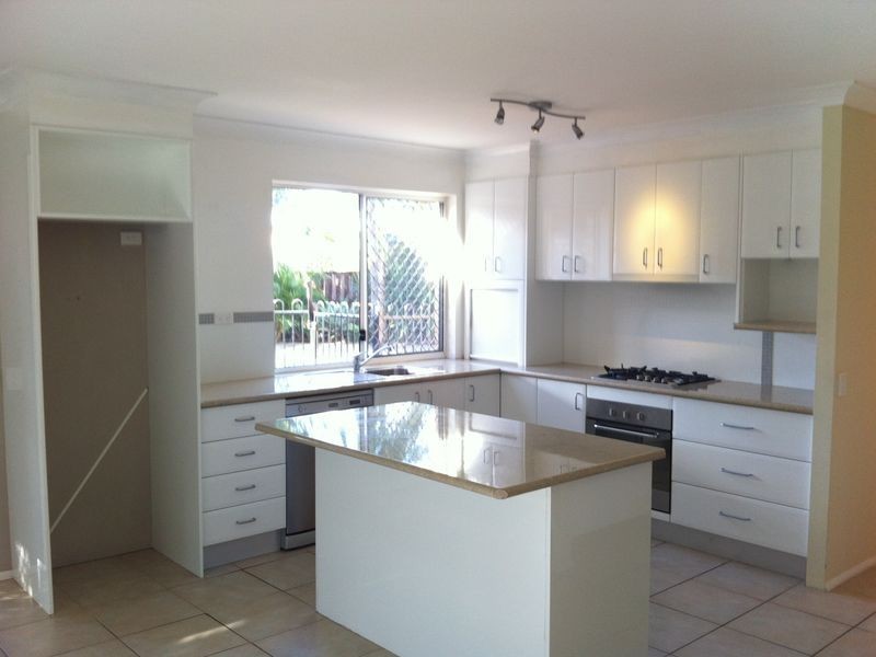 2/5 St Lucia Court, Varsity Lakes QLD 4227