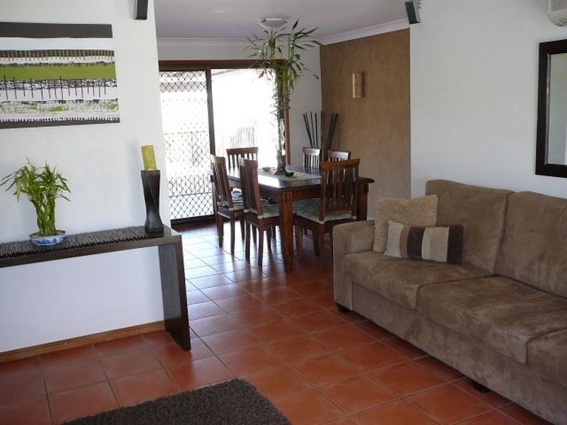 20 Honeywood Court, Burleigh Waters QLD 4220