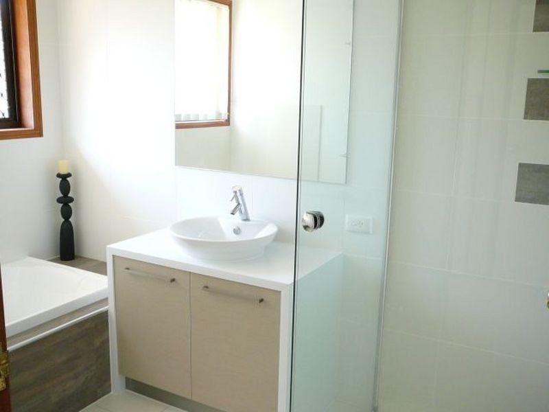 20 Honeywood Court, Burleigh Waters QLD 4220