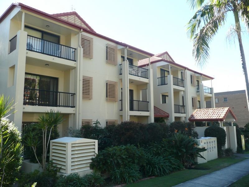 2/5 Ewart Street, Burleigh Heads QLD 4220