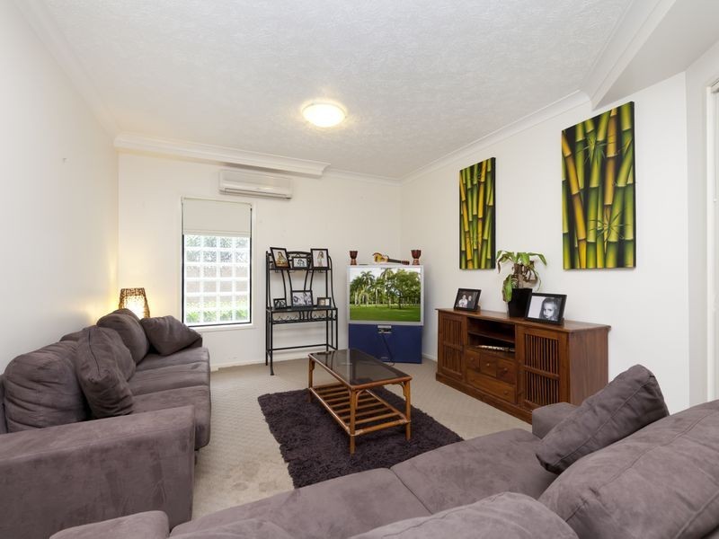 2/5 Ewart Street, Burleigh Heads QLD 4220