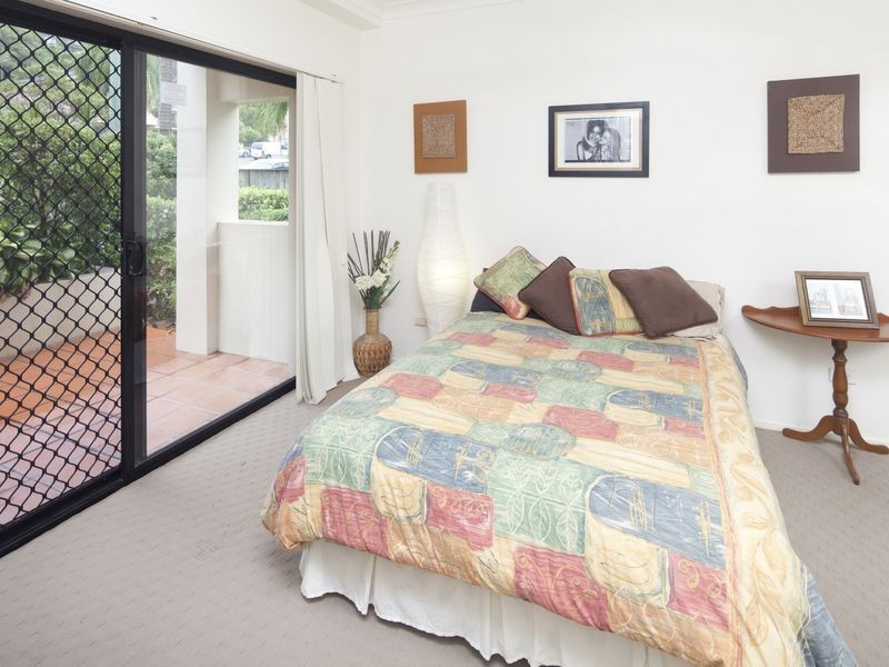 2/5 Ewart Street, Burleigh Heads QLD 4220