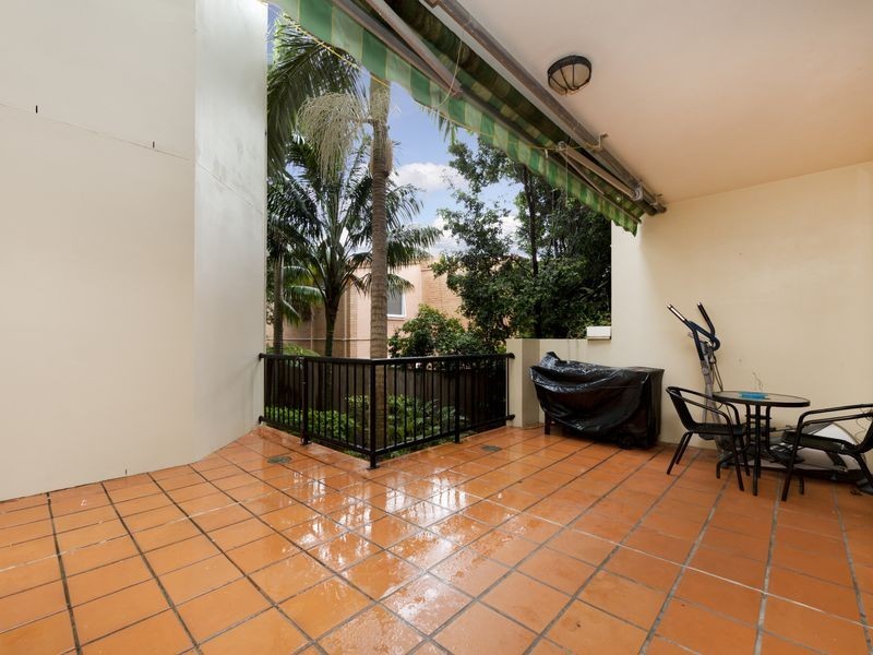 2/5 Ewart Street, Burleigh Heads QLD 4220