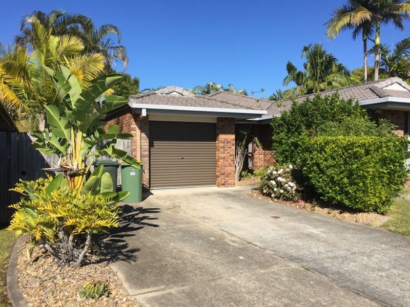 11 Montezuma Drive, Burleigh Waters QLD 4220
