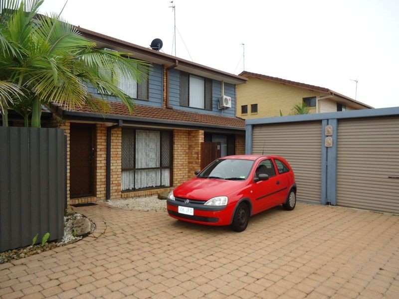 2/37 Frascott Avenue, Varsity Lakes QLD 4227