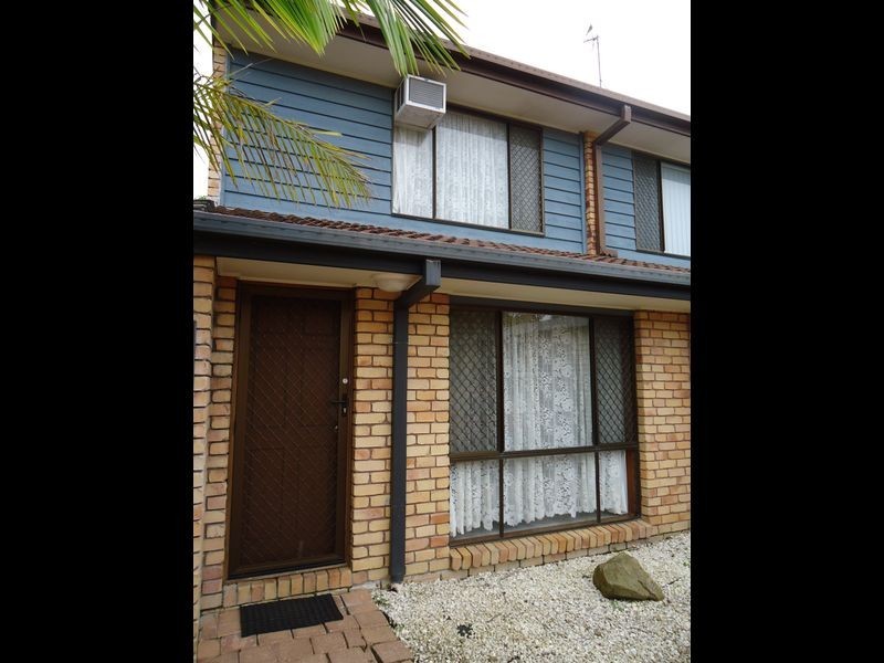 2/37 Frascott Avenue, Varsity Lakes QLD 4227