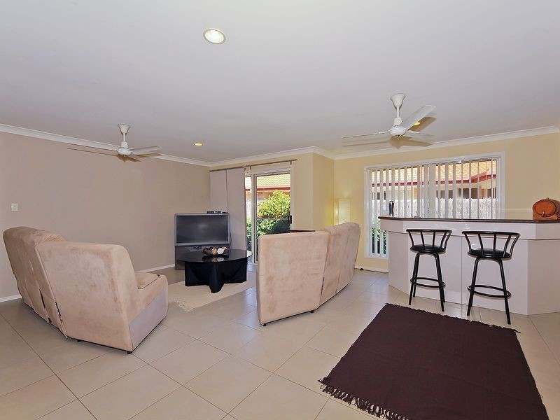 52 Yodelay Street, Varsity Lakes QLD 4227