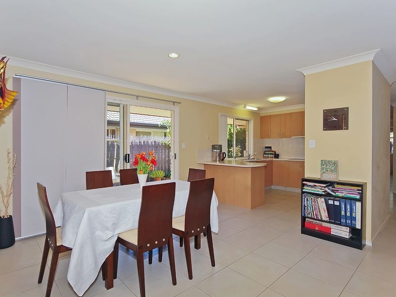 52 Yodelay Street, Varsity Lakes QLD 4227