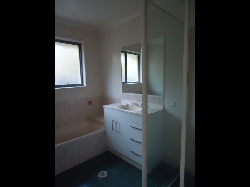 10 Cowell Drive, Burleigh Heads QLD 4220