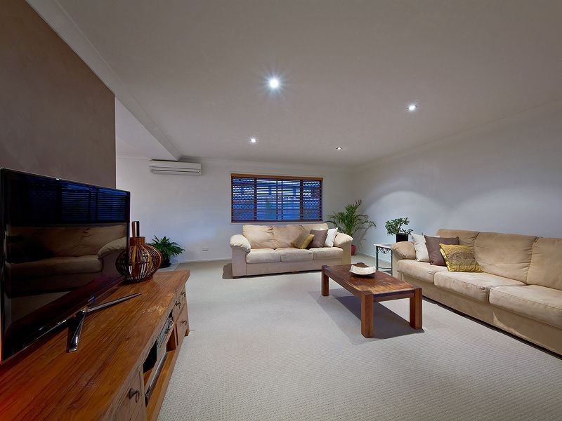 14 Treeview Drive, Burleigh Waters QLD 4220
