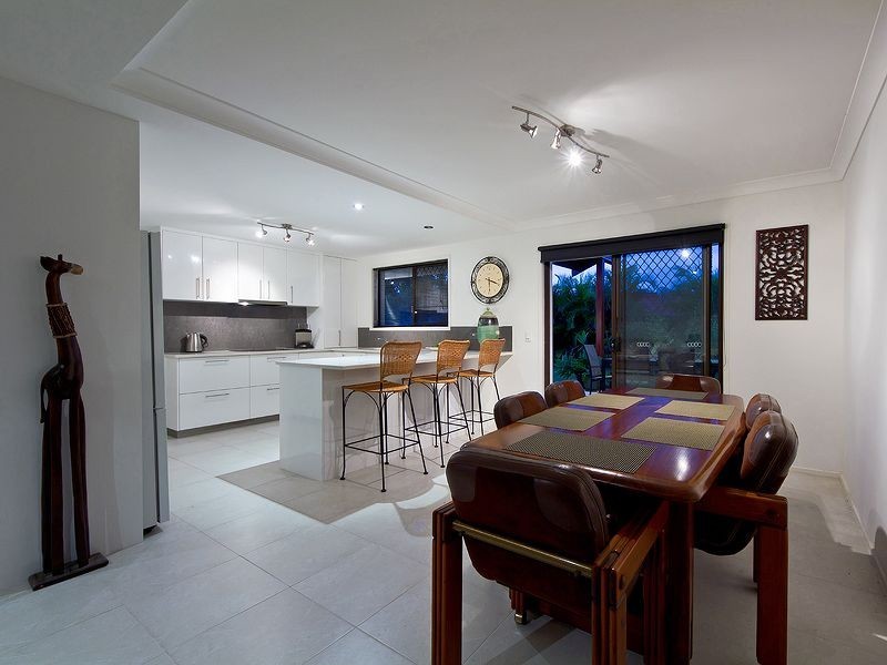 14 Treeview Drive, Burleigh Waters QLD 4220