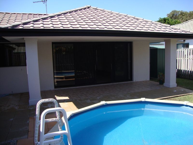 42 Seville Circuit, Burleigh Waters QLD 4220