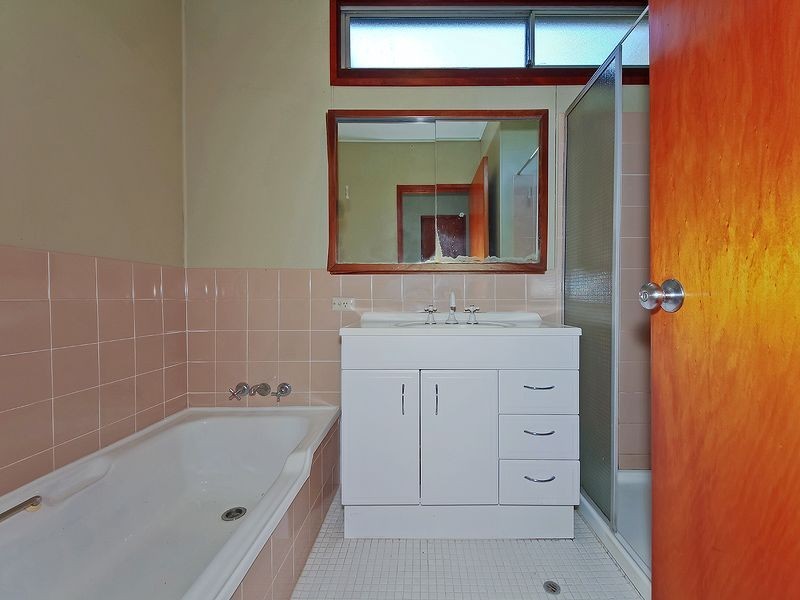 24 Brake Street, Burleigh Heads QLD 4220