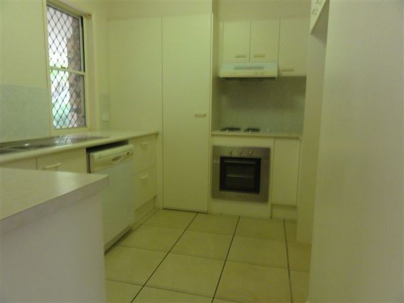 10 Thornleigh Crescent, Varsity Lakes QLD 4227