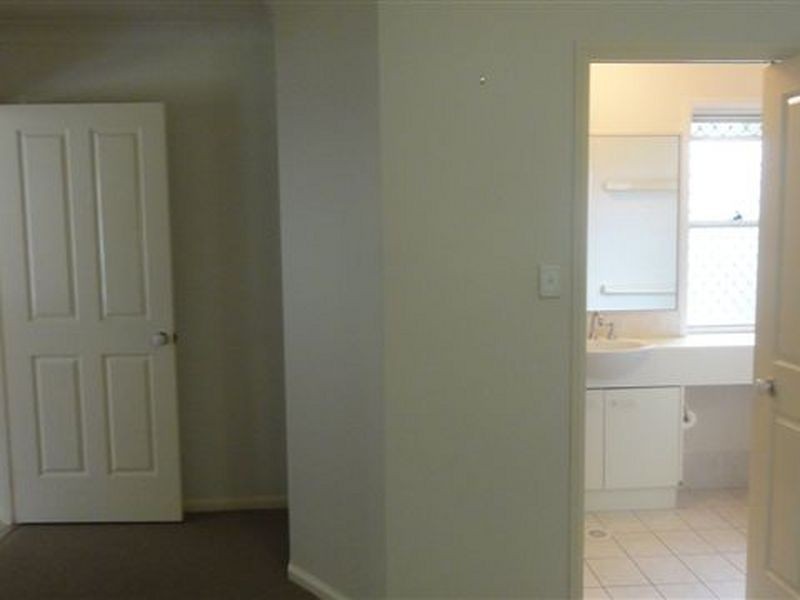 10 Thornleigh Crescent, Varsity Lakes QLD 4227