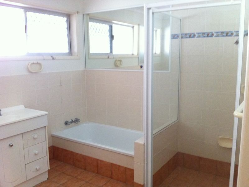 44 Mountainview Ave, Burleigh Waters QLD 4220