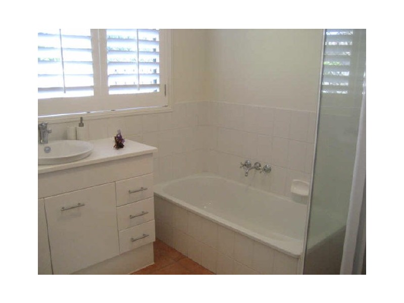 9 Pintail Cres, Burleigh Waters QLD 4220