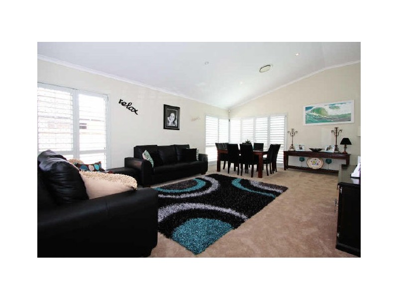 42 Wedgebill Parade, Burleigh Waters QLD 4220