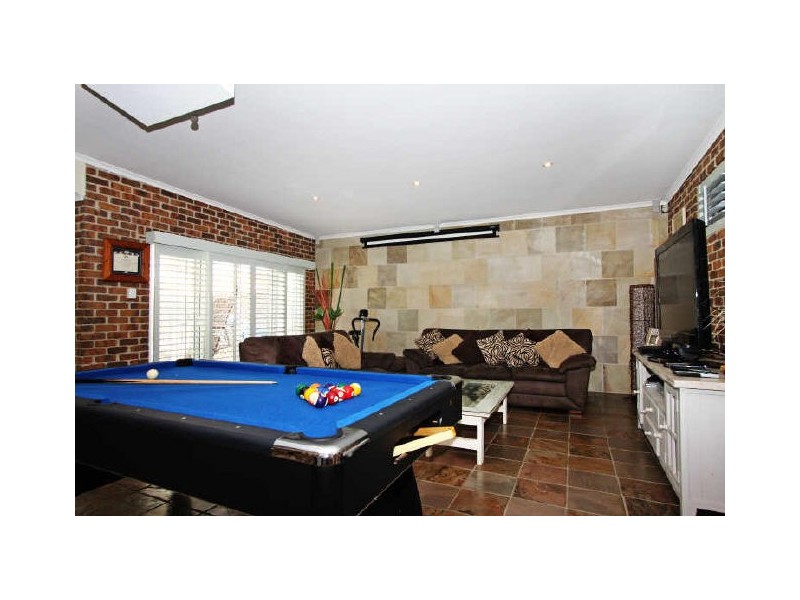 42 Wedgebill Parade, Burleigh Waters QLD 4220