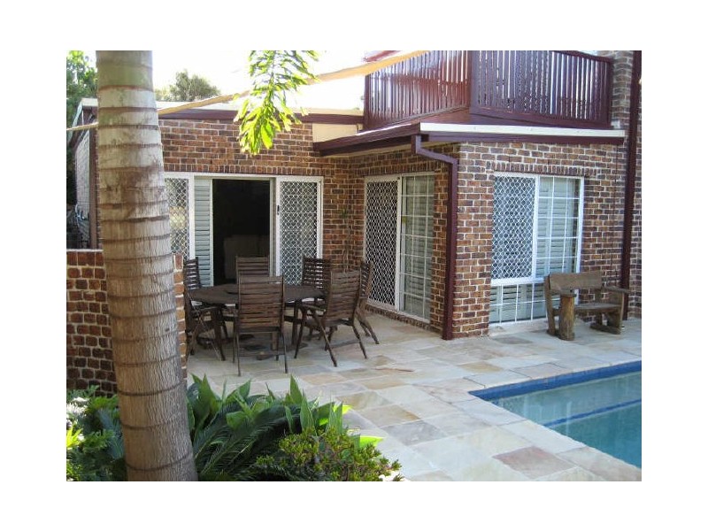 42 Wedgebill Parade, Burleigh Waters QLD 4220