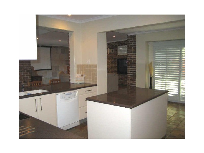 42 Wedgebill Parade, Burleigh Waters QLD 4220