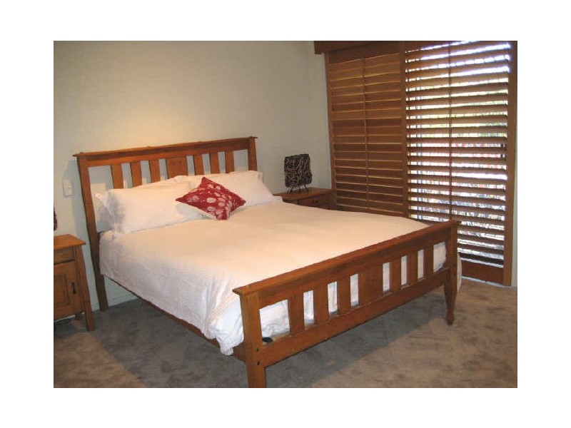 42 Wedgebill Parade, Burleigh Waters QLD 4220