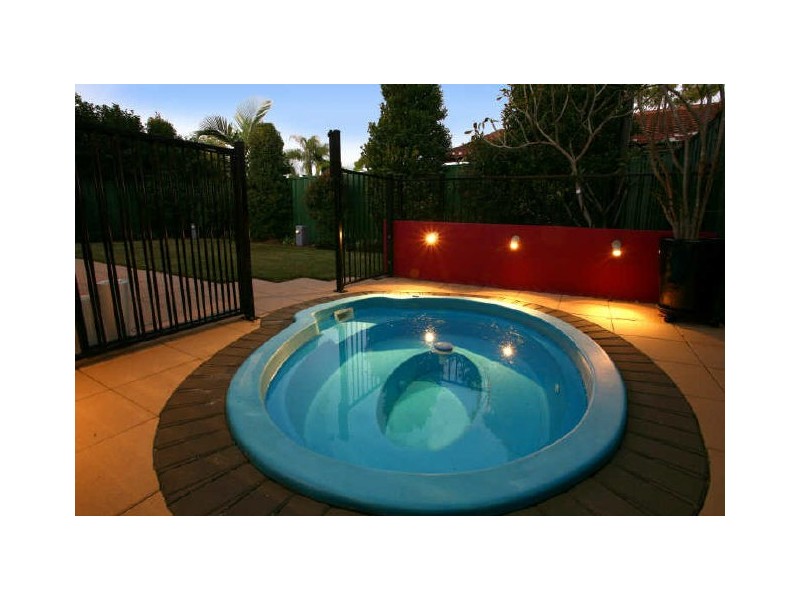 1/80 Dawn Pde, Miami QLD 4220