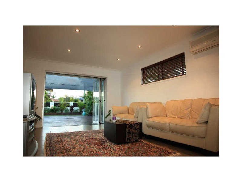 1/80 Dawn Pde, Miami QLD 4220