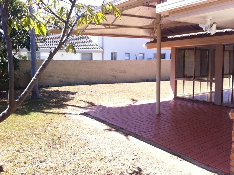 Clear Island Waters QLD 4226