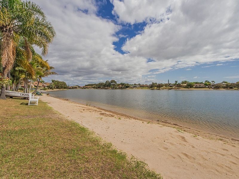 2/9 Barbet Place, Burleigh Waters QLD 4220