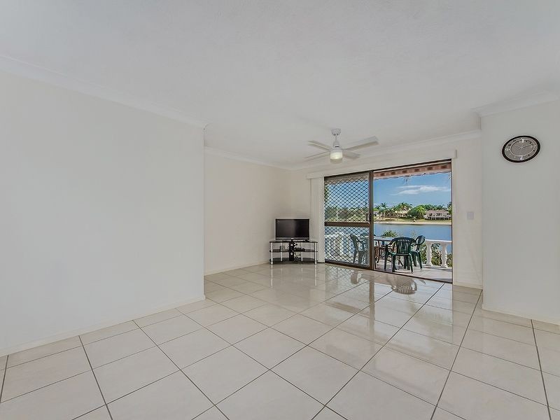 2/9 Barbet Place, Burleigh Waters QLD 4220