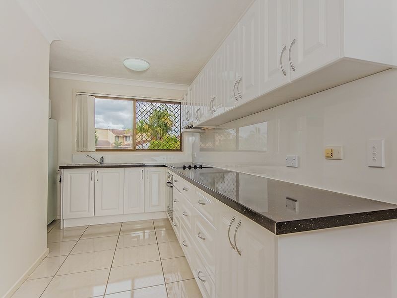 2/9 Barbet Place, Burleigh Waters QLD 4220