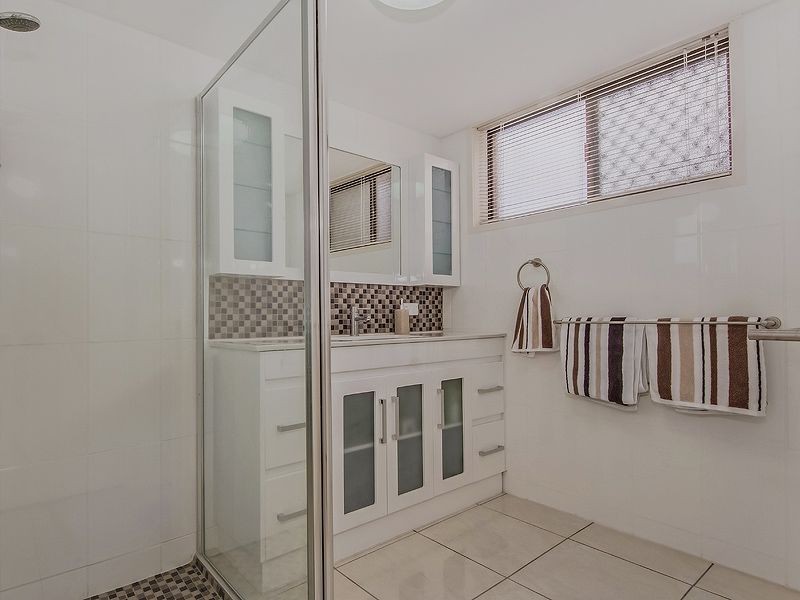 2/9 Barbet Place, Burleigh Waters QLD 4220