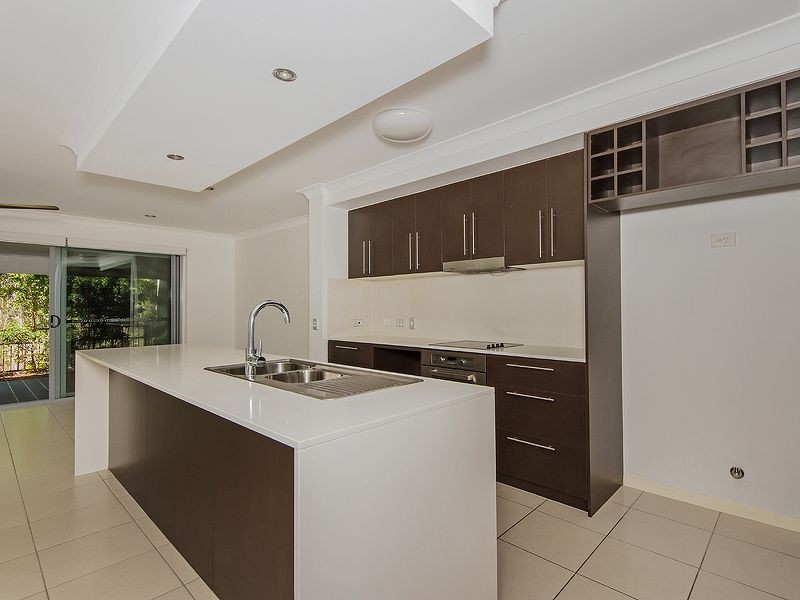 94/6 Santa Maria Court, Burleigh Waters QLD 4220