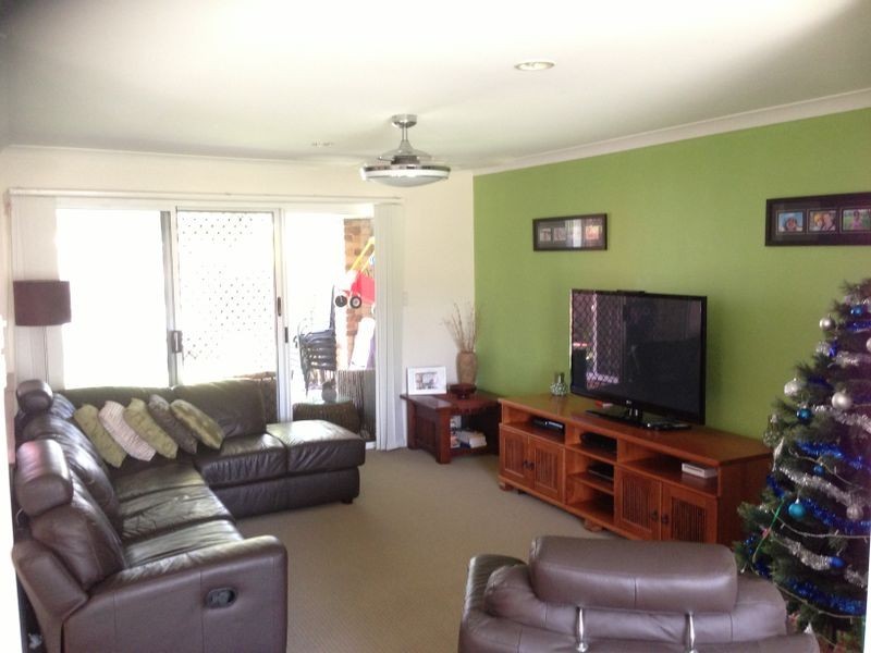 30 Lakes Circuit, Burleigh Waters QLD 4220