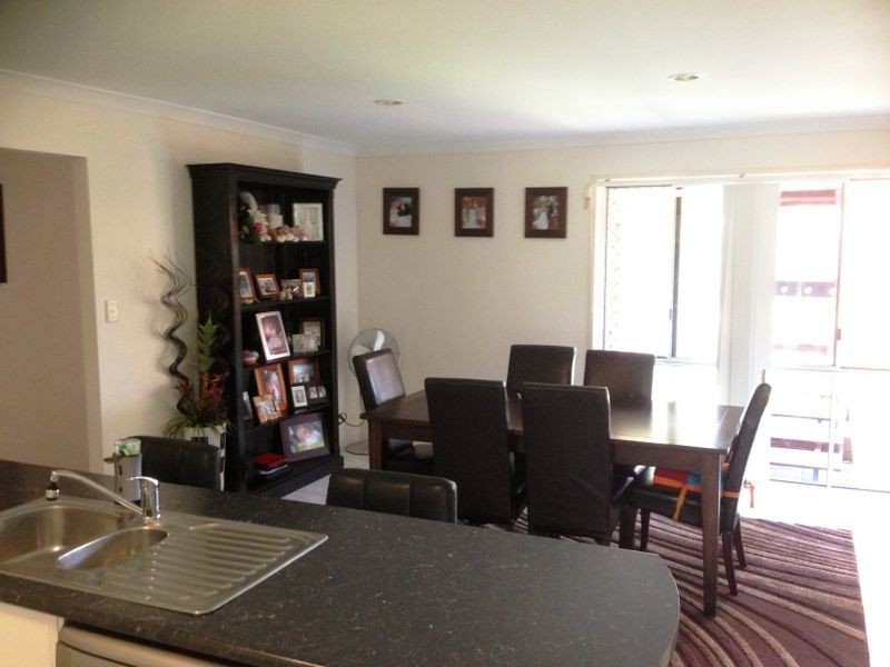 30 Lakes Circuit, Burleigh Waters QLD 4220