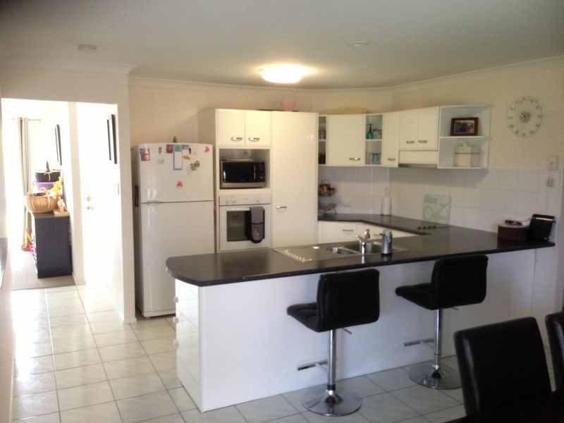 30 Lakes Circuit, Burleigh Waters QLD 4220