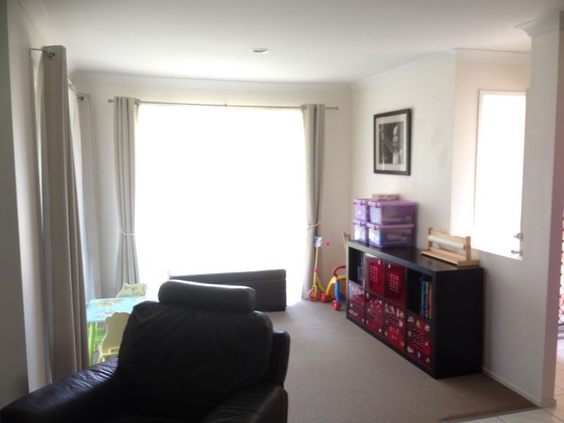 30 Lakes Circuit, Burleigh Waters QLD 4220