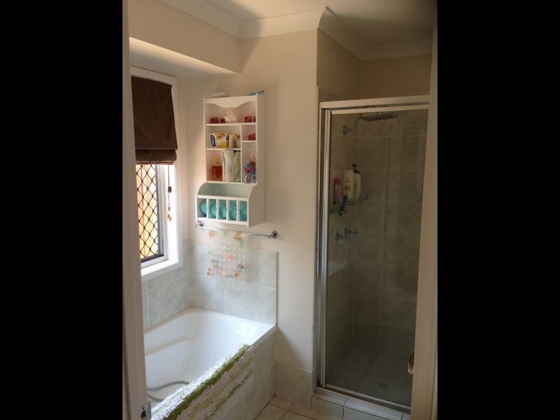 30 Lakes Circuit, Burleigh Waters QLD 4220